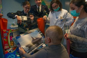Marina Militare: in visita ai piccoli degenti dell’Ospedale Pediatrico