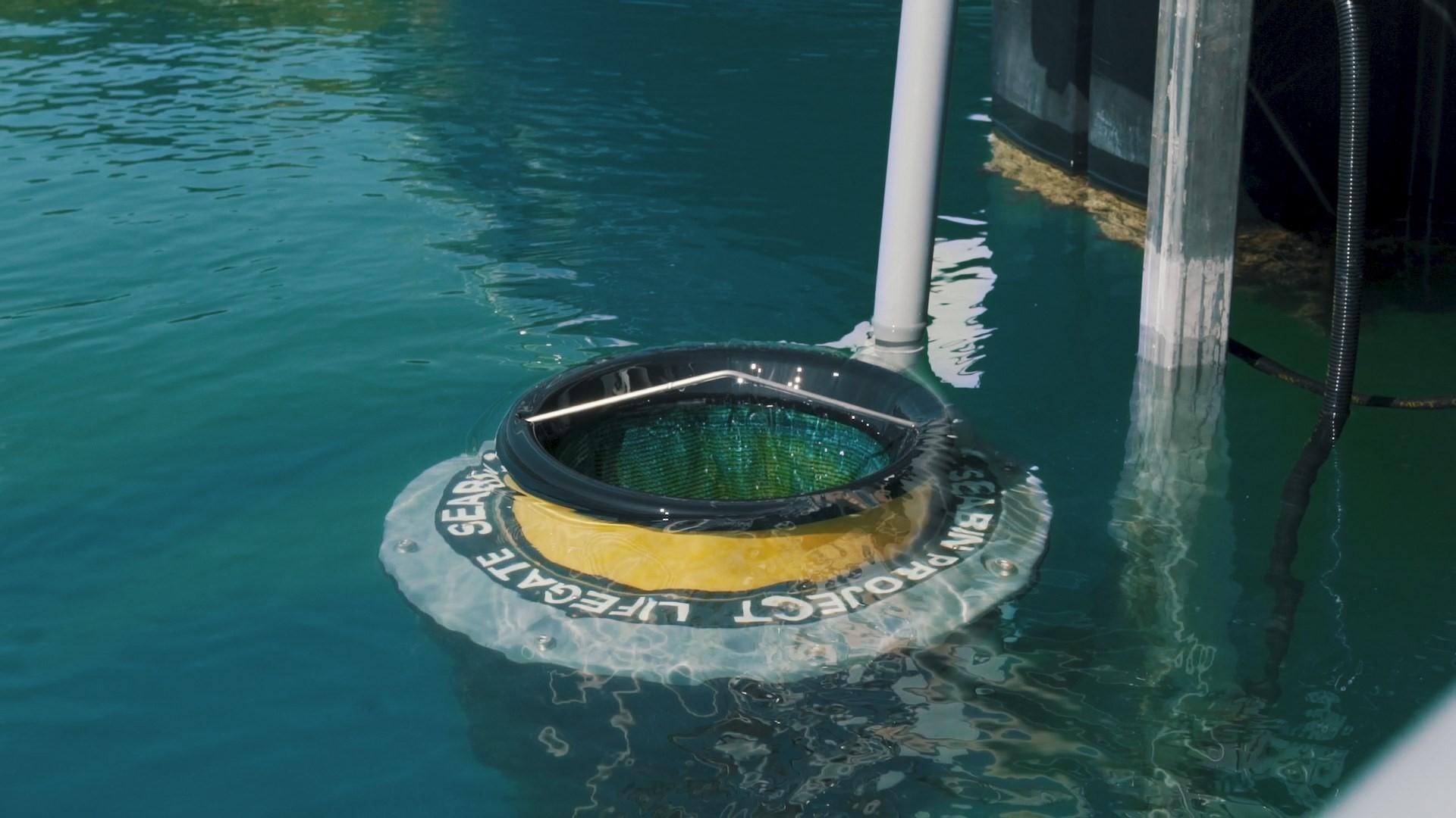 A Marina di Varazze la posa del primo dispositivo  Seabin, il “cestino del mare”