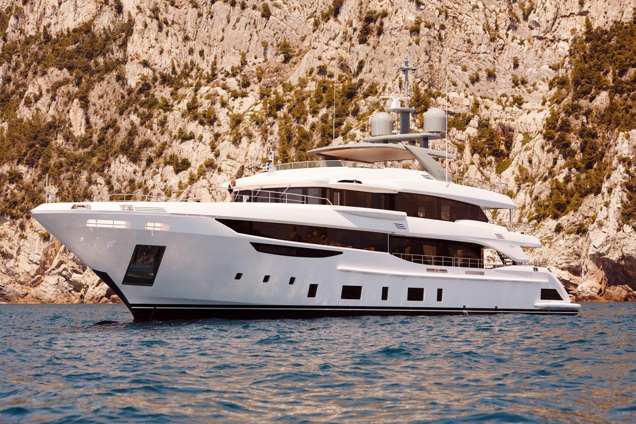 Benetti consegna il primo Diamond 145, Maestoso Yacht di 44 metri