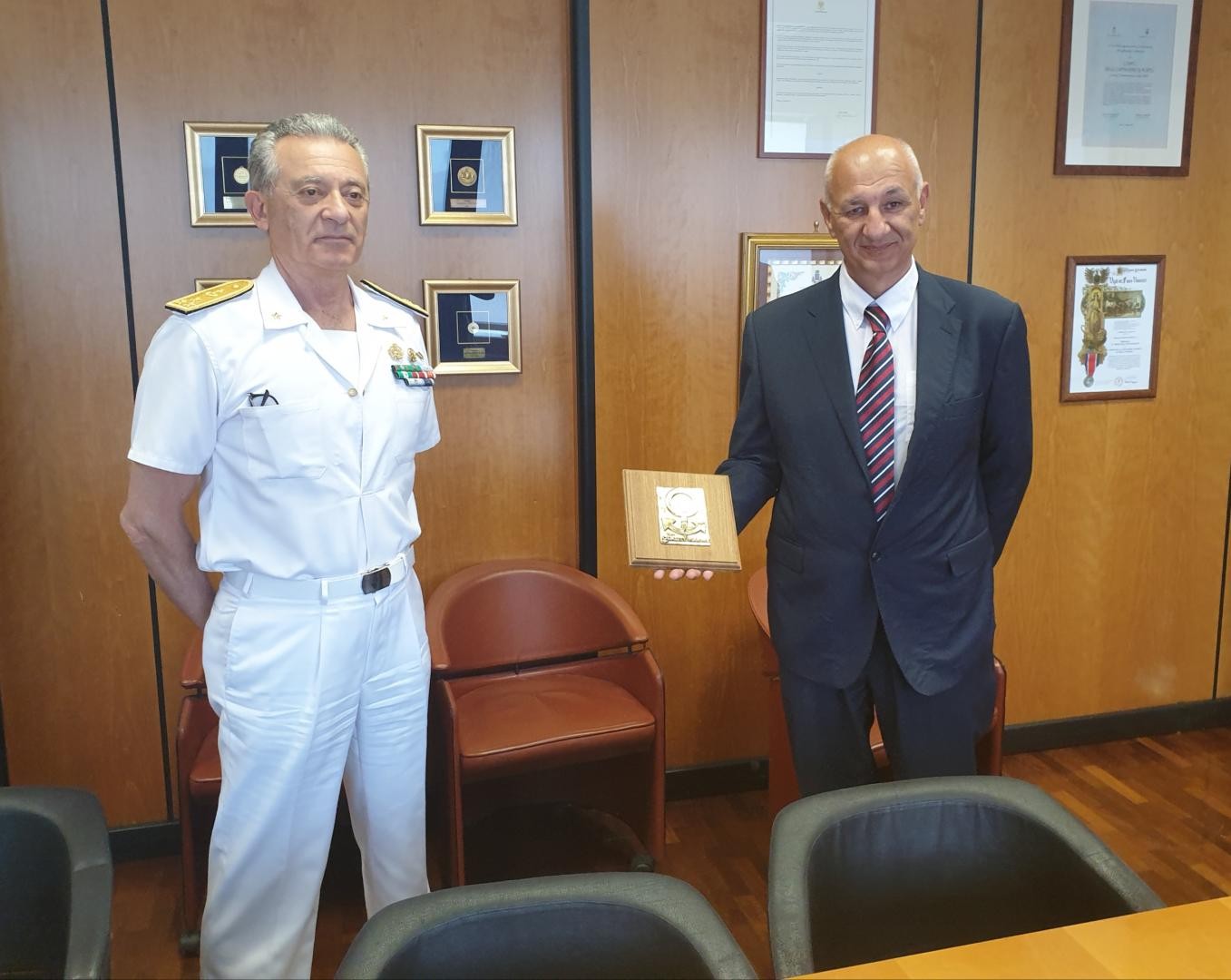 Il presidente Malcarne con l'Ammiraglio Pettorino