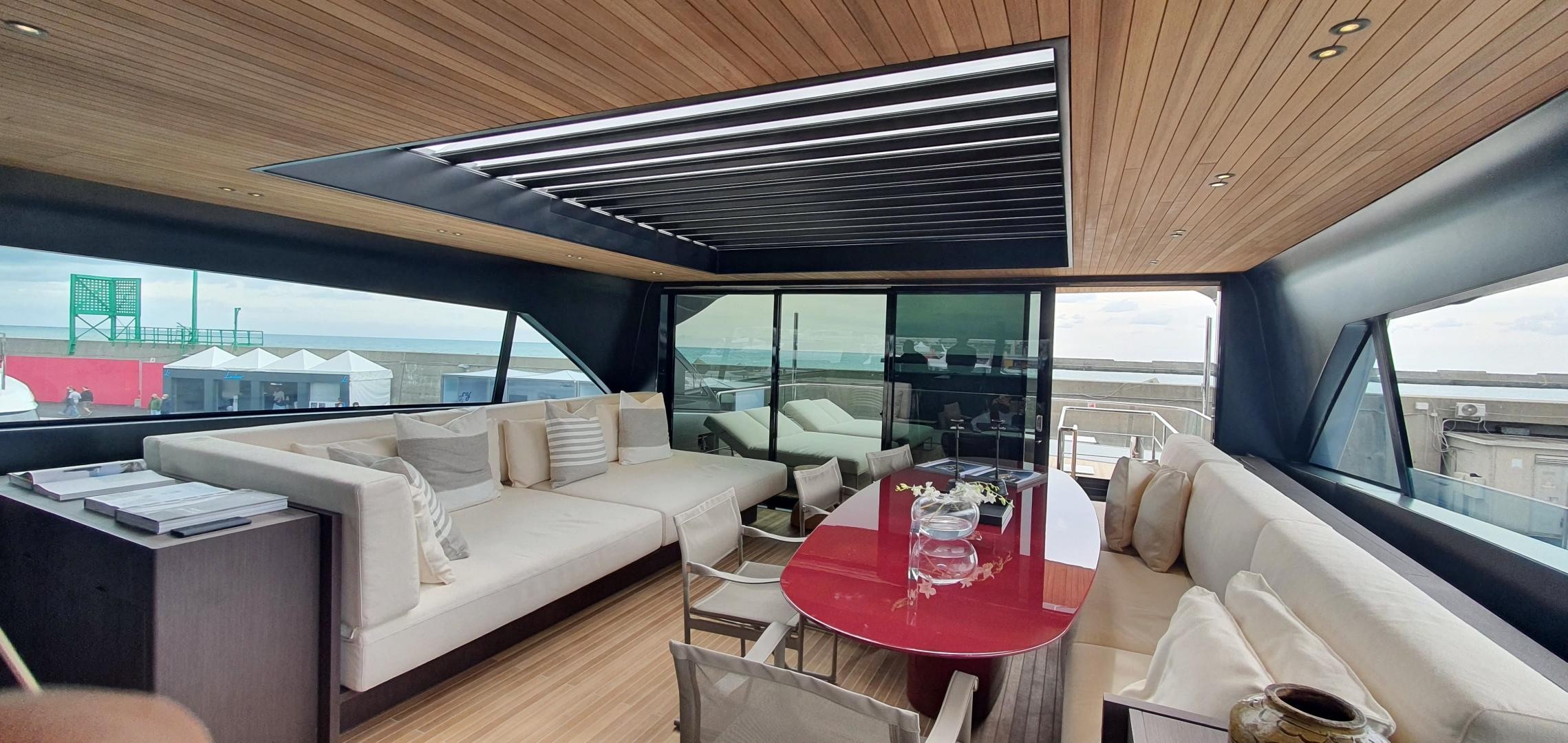 Hard-top Opac: tettucci su misura per grandi yacht