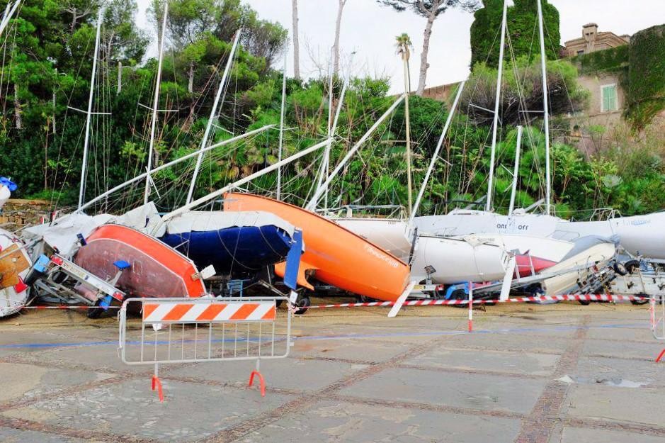 Violenta tromba d’aria si abbatte su 65 imbarcazioni a Santa Marinella