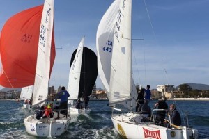 Grande spettacolo per il contest J24 svoltosi dentro il porto di Olbia: la vittoria al J24 Vigne Surrau