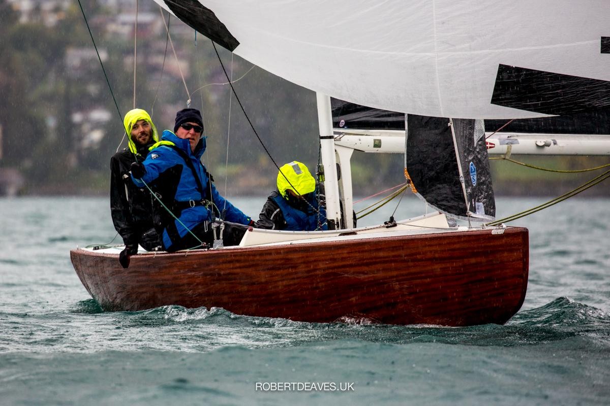 Winter arrives for Day 2 of 5.5 Metre Herbstpreis on Thunersee