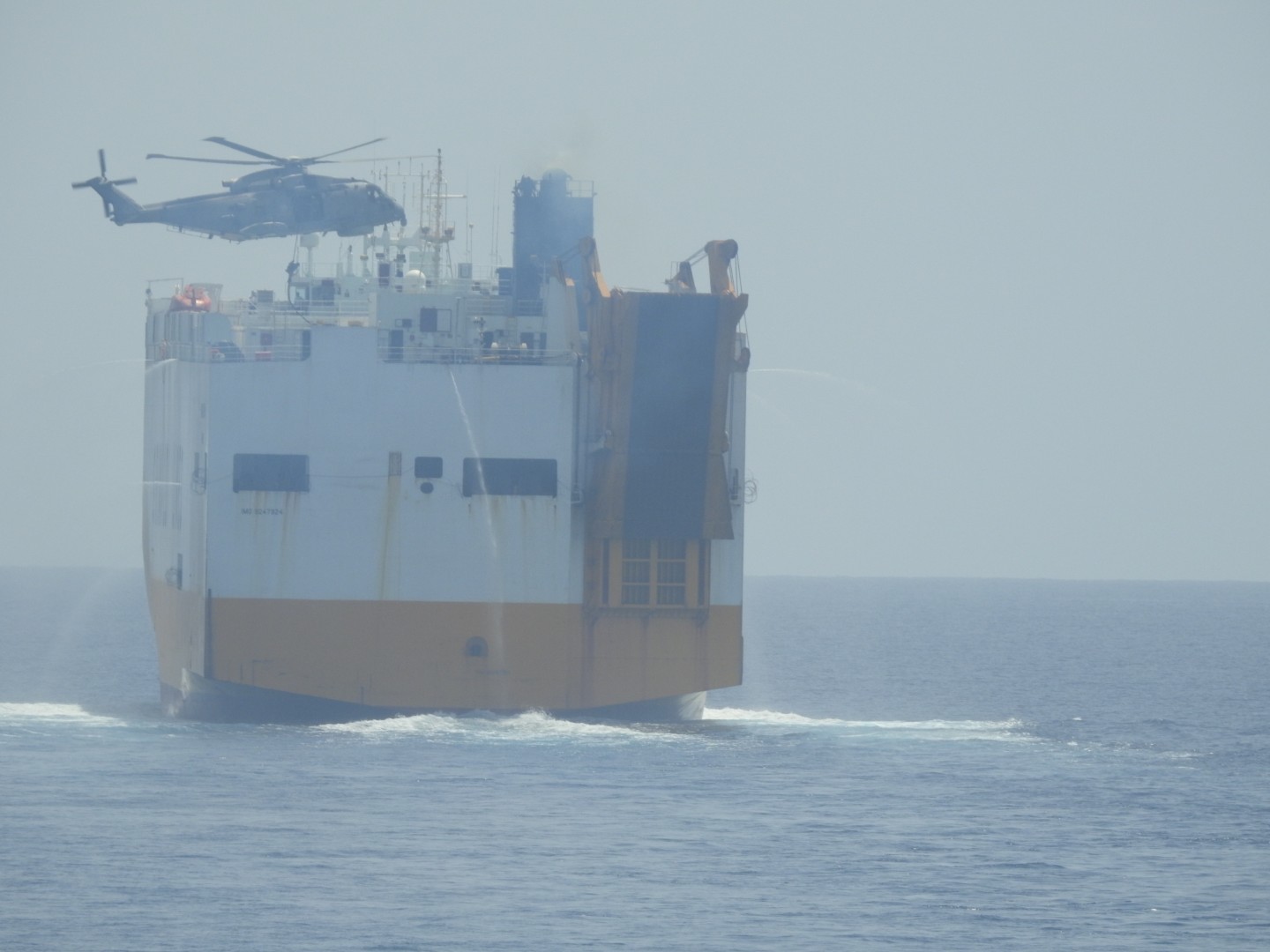 Esercitazione di contrasto alla pirateria nel Golfo di Aden con Marina Militare