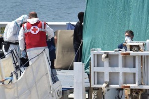 573 migranti soccorsi nella notte dalla guardia costiera italiana