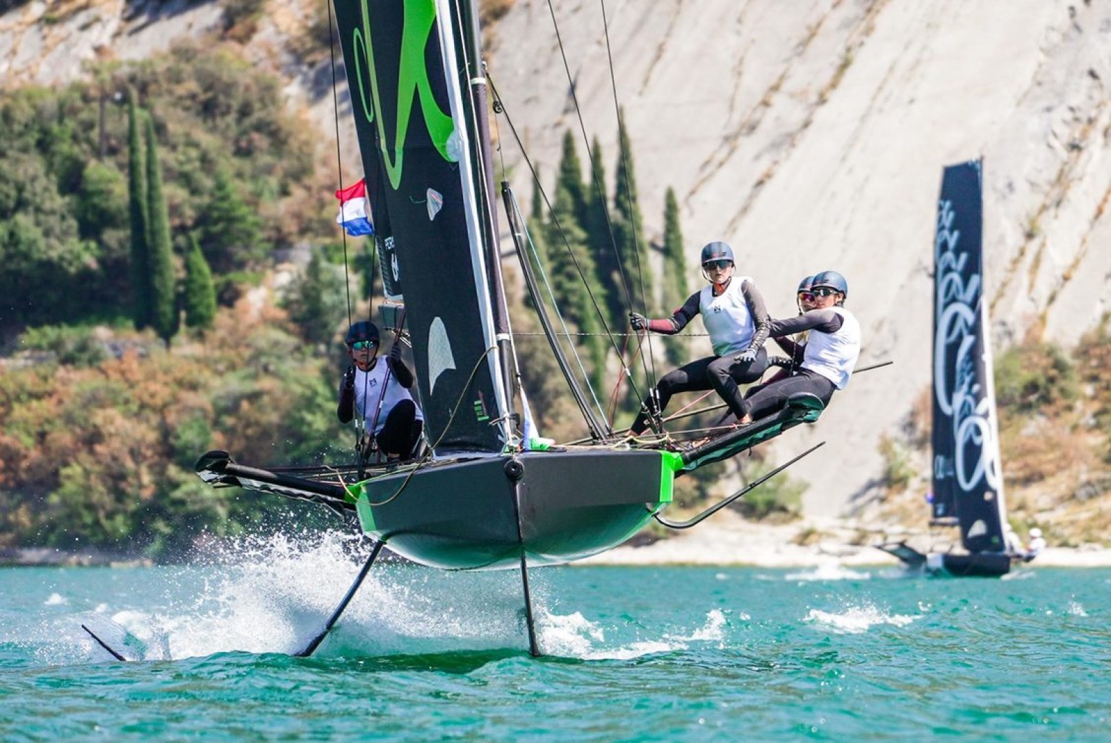69F Women Foiling Gold Cup