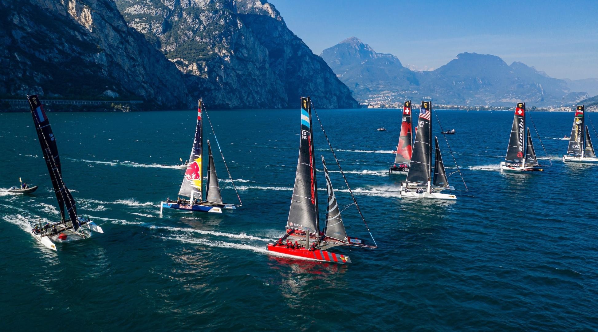Azione sul Lago di Garda, un campo di regata sempre affascinante. Foto: Sailing Energy / GC32 Racing Tour