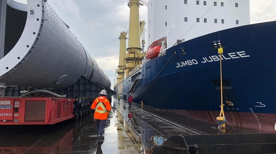 La Jumbo Jubilee salpa dal Porto di Venezia con due mega reattori
