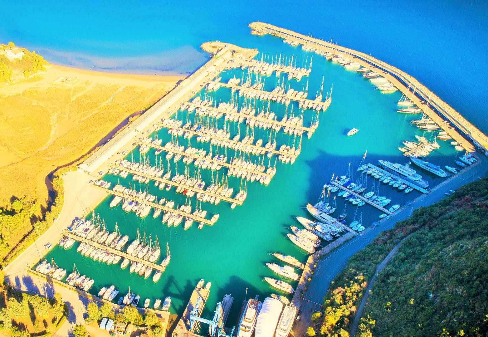 La nautica di Cala Galera a Porto Ercole - foto con drone di Emanuele Galatolo