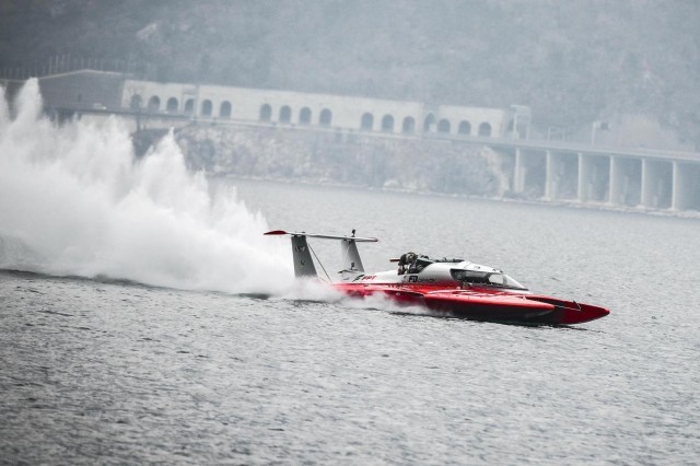 Fabio Buzzi torna e stabilisce il nuovo diesel powerboat world speed