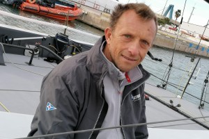 Azzurra da il benvenuto a bordo a Michele Paoletti