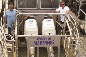 Oyster farmers Nicolas and Mathieu Mureau use twin DF300APs