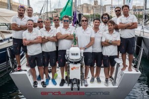 L'equipaggio di Endlessgame vincitore nel 2017 della regata costiera della Rolex Middle Sea Race