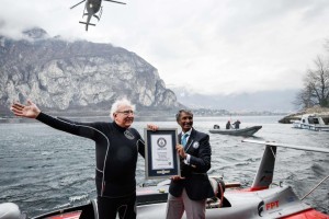Fabio Buzzi mit dem Weltrekord für Diesel Powerboats