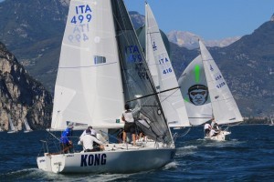 Spettacolo a Riva del Garda: J/24 inaugurano il Campionato del mondo