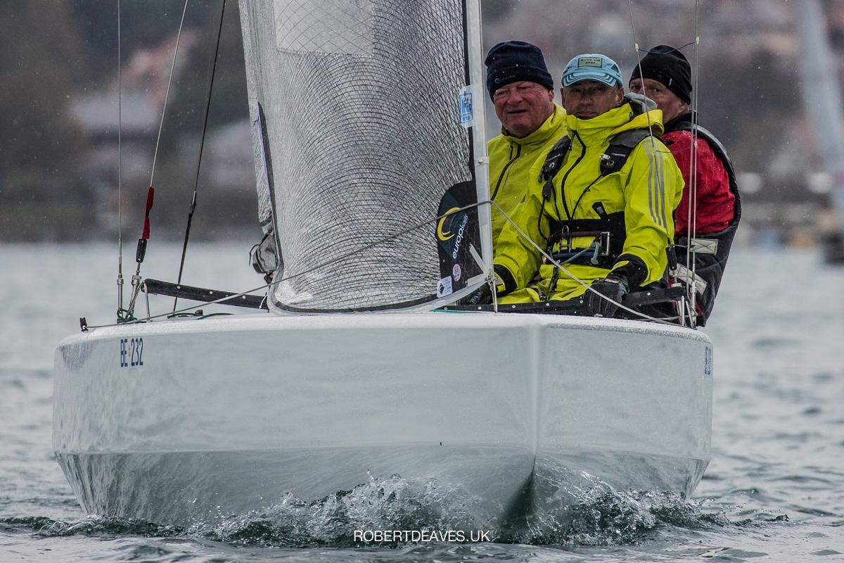 Winter arrives for Day 2 of 5.5 Metre Herbstpreis on Thunersee