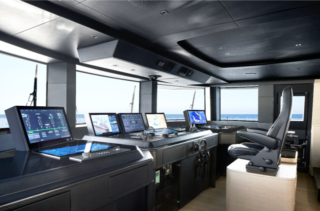 The I-Bridge on board the Sanlorenzo 62 M/Y Cloud 9 is equipped with touch controls to manage all the control devices