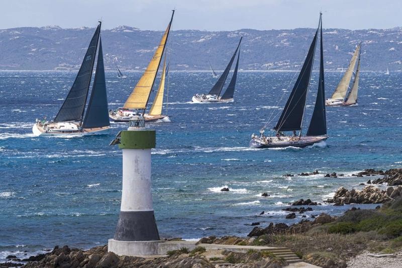 Mistral puts on a great show at the Maxi Yacht Rolex Cup