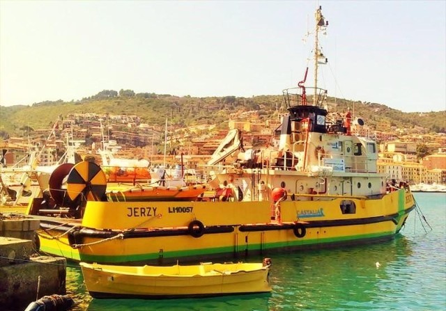 La nave antipollution Jerzy a Porto Santo Stefano