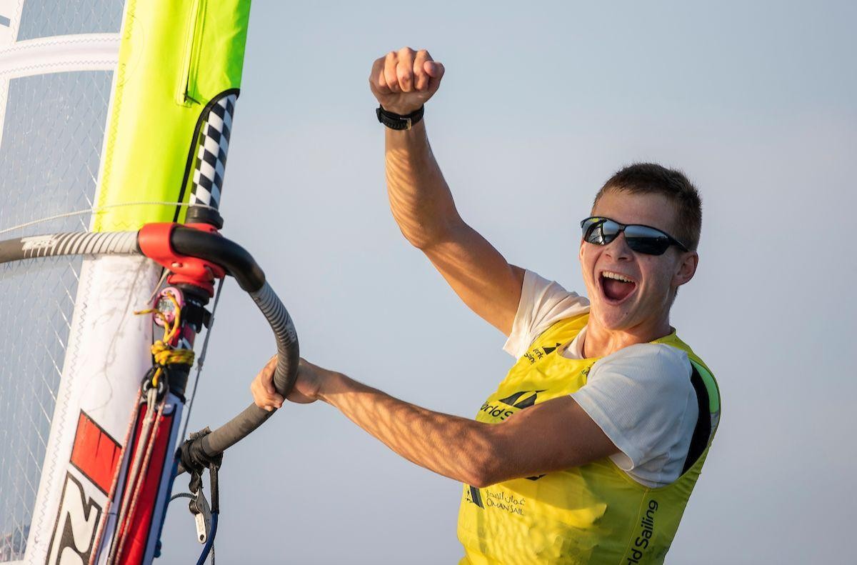 La felicità di Federico Pillon, campione mondiale giovanile Windsurfer  Bic Techno 293+©Lloyd Images per Oman Sail