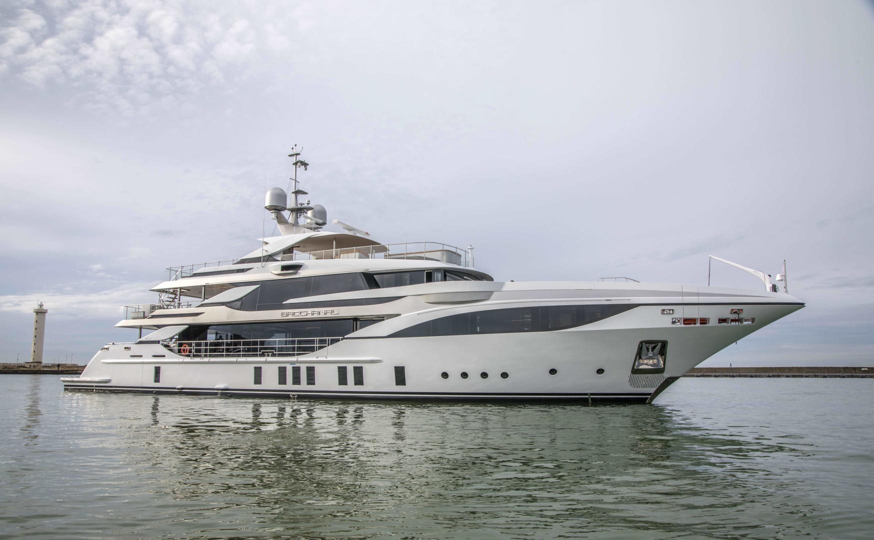 Benetti consegna FB703 M/Y “Bacchanal” mega yacht custom di 47 metri