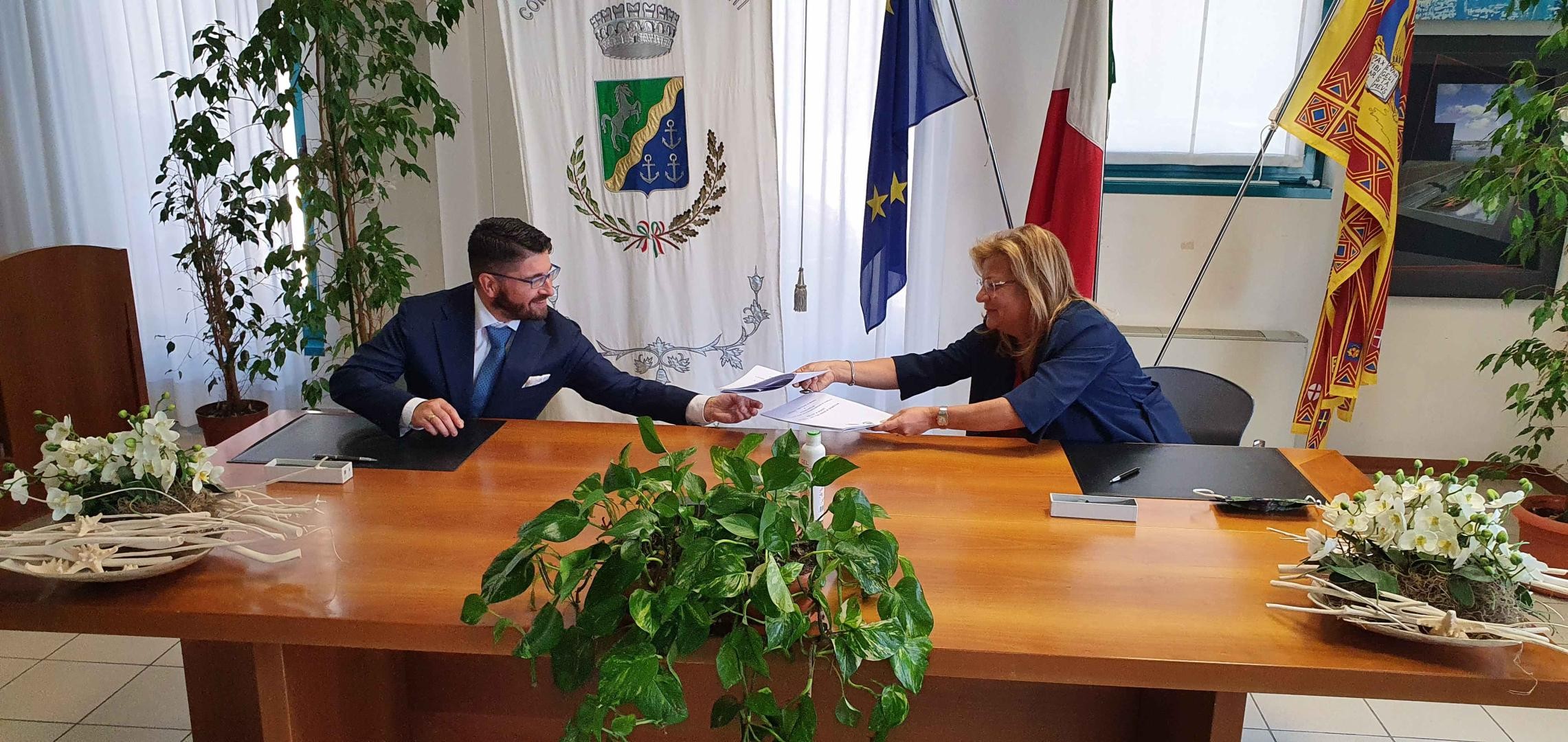 Presidente Musolino e la sindaca Nesto firmano l'accordo per il DPSS