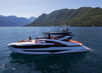 Dominator Yachts' new Midi Ilumen M35 M/Y Safespace unveiled