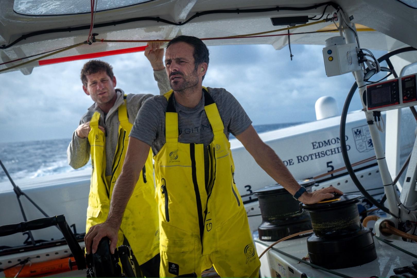 Brest Atlantiques, the leader is expected at Gough Island mark