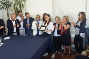 Nelle sale del Club Nautico Versilia di Viareggio si è svolta la cerimonia di consegna delle borse di studio intitolate a Maurizio e Bertani Benetti